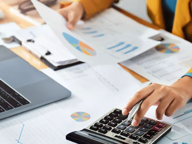 المتابعات المالية